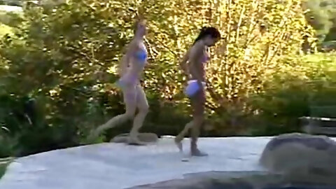 Hot Tub Teen Lesbos Get Wet